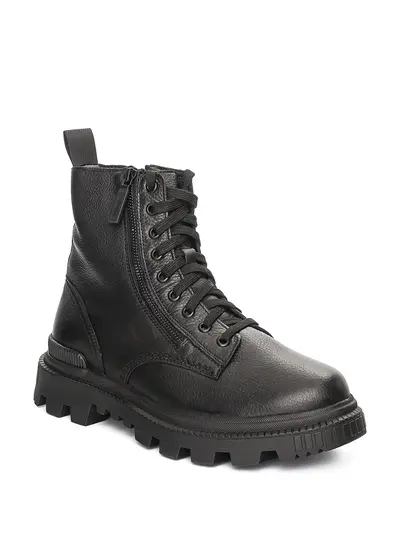 Ботинки черные на фактурной подошве